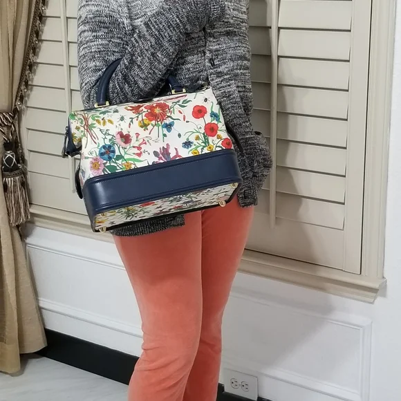 Vintage Rare Gucci White Flora Train case style Boston Vanity handbag - Picture 6 of 16